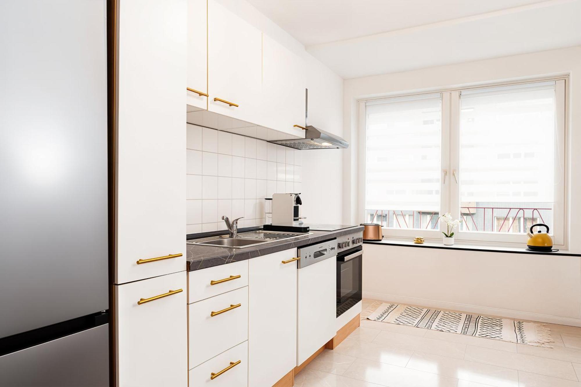 Smart Home - Essen - Perfect For 5 Guests! Central - Balcony - Netflix - Free Parking Zone Exterior foto